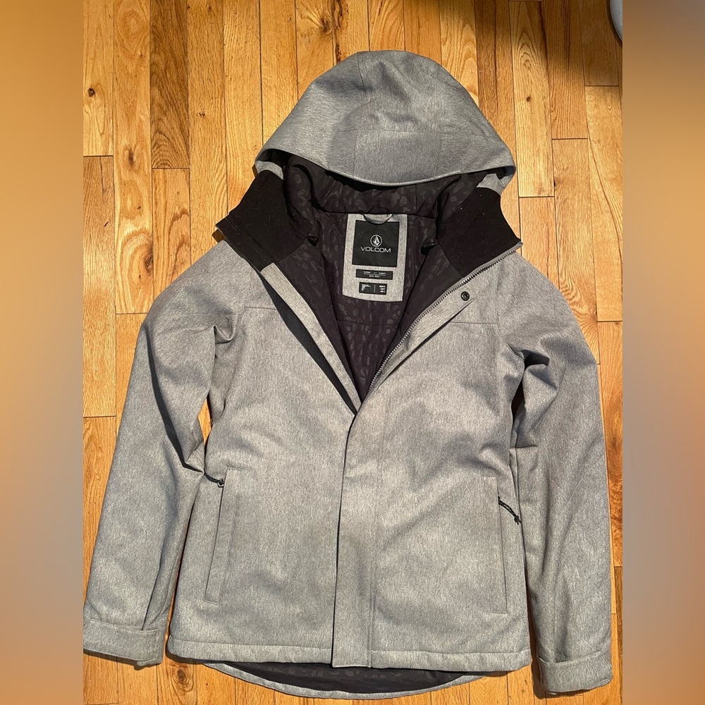 Volcom Women’s Light Gray Ski Jacket